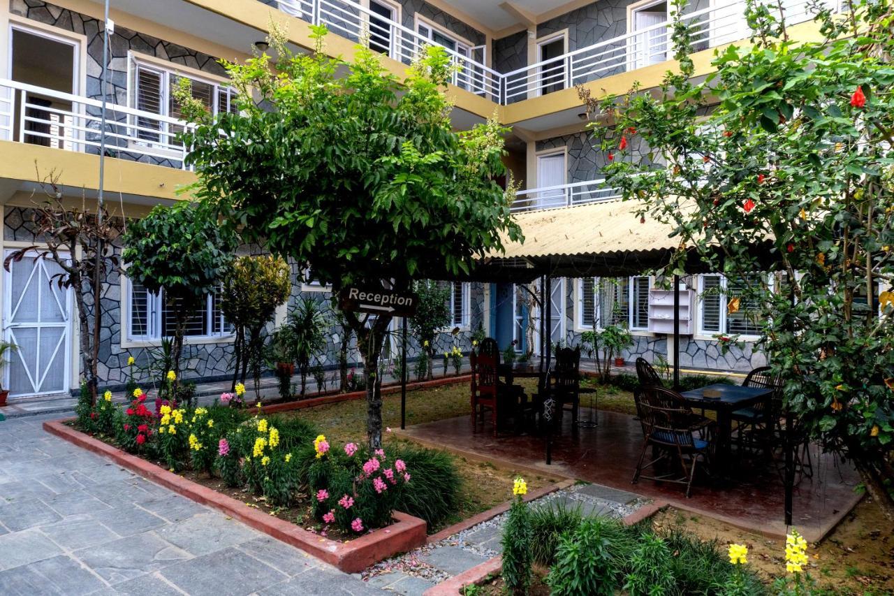 Hotel Homeland And Restaurant Pokhara Exterior foto